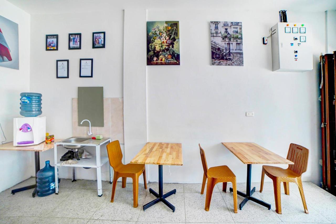 Oyo 91211 Mega Comfort Guest House Μεντάν Εξωτερικό φωτογραφία